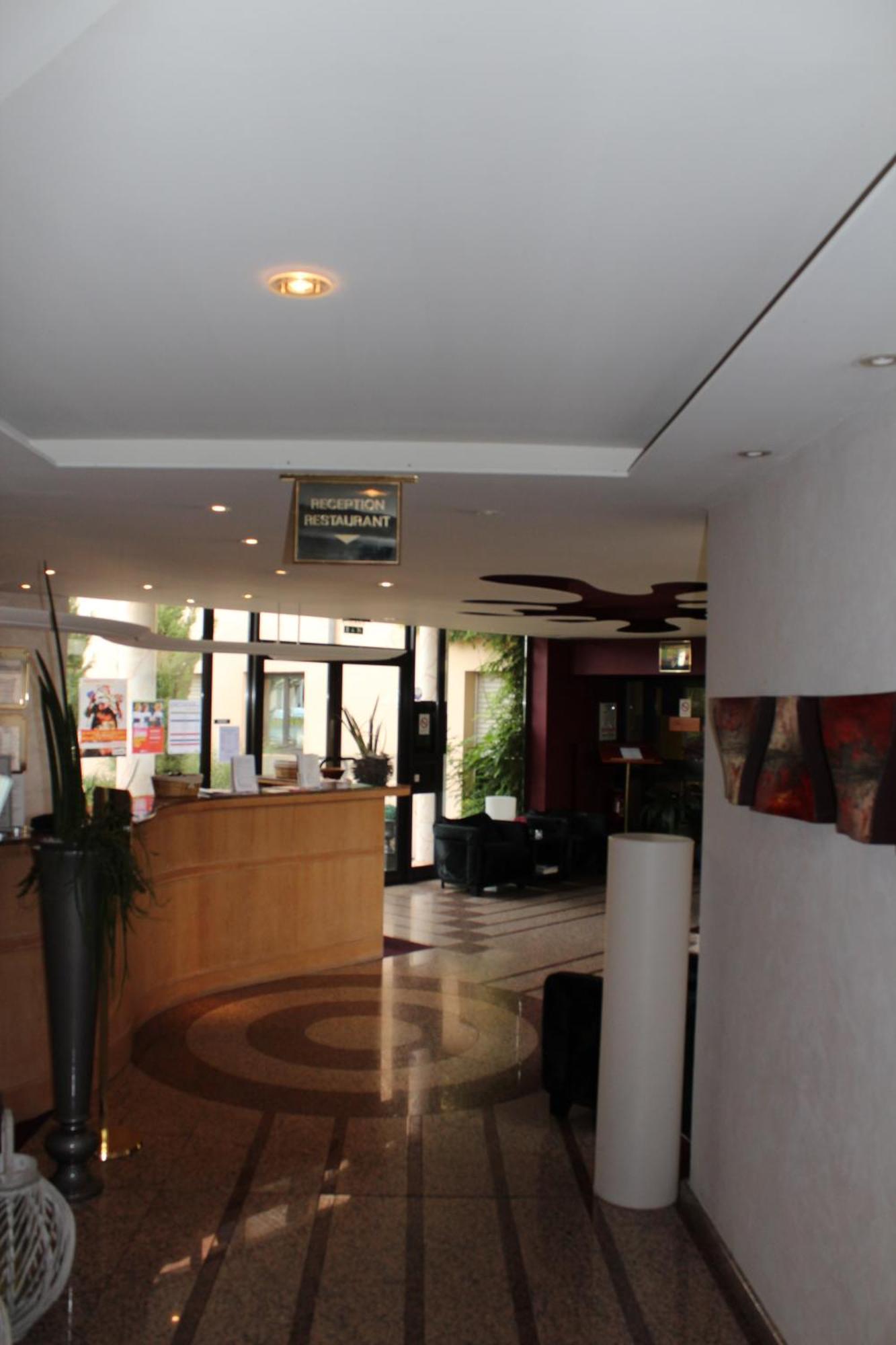 Hotel Restaurant Crystal Erstein Exterior photo