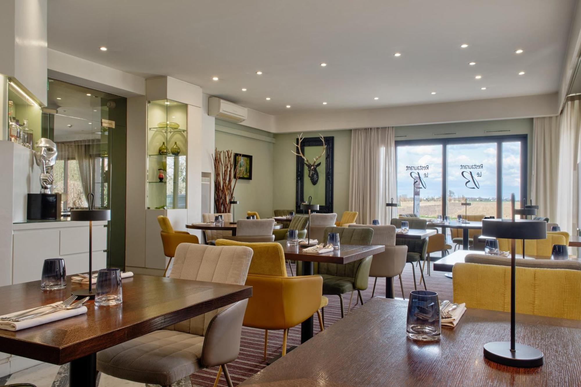 Hotel Restaurant Crystal Erstein Exterior photo